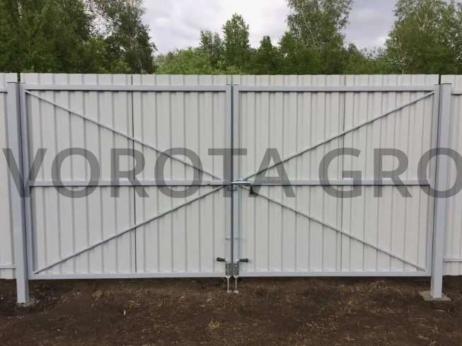 Распашные ворота из профнастила Doorhan белые 2900х1800 Распашные ворота из профнастила Doorhan белые 2900х1800