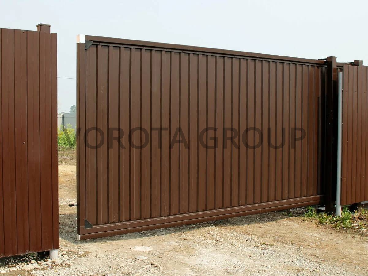 Откатные ворота из профнастила Doorhan коричневые 2400x2900