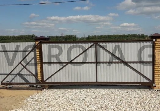 Механические откатные ворота с металлическим профилем 1850х3600