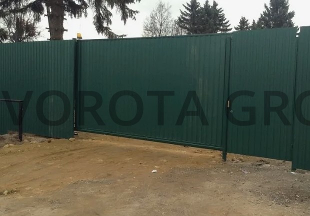 Откатные ворота на винтовых сваях зеленые 1700х3000 Откатные ворота на винтовых сваях зеленые 1700х3000