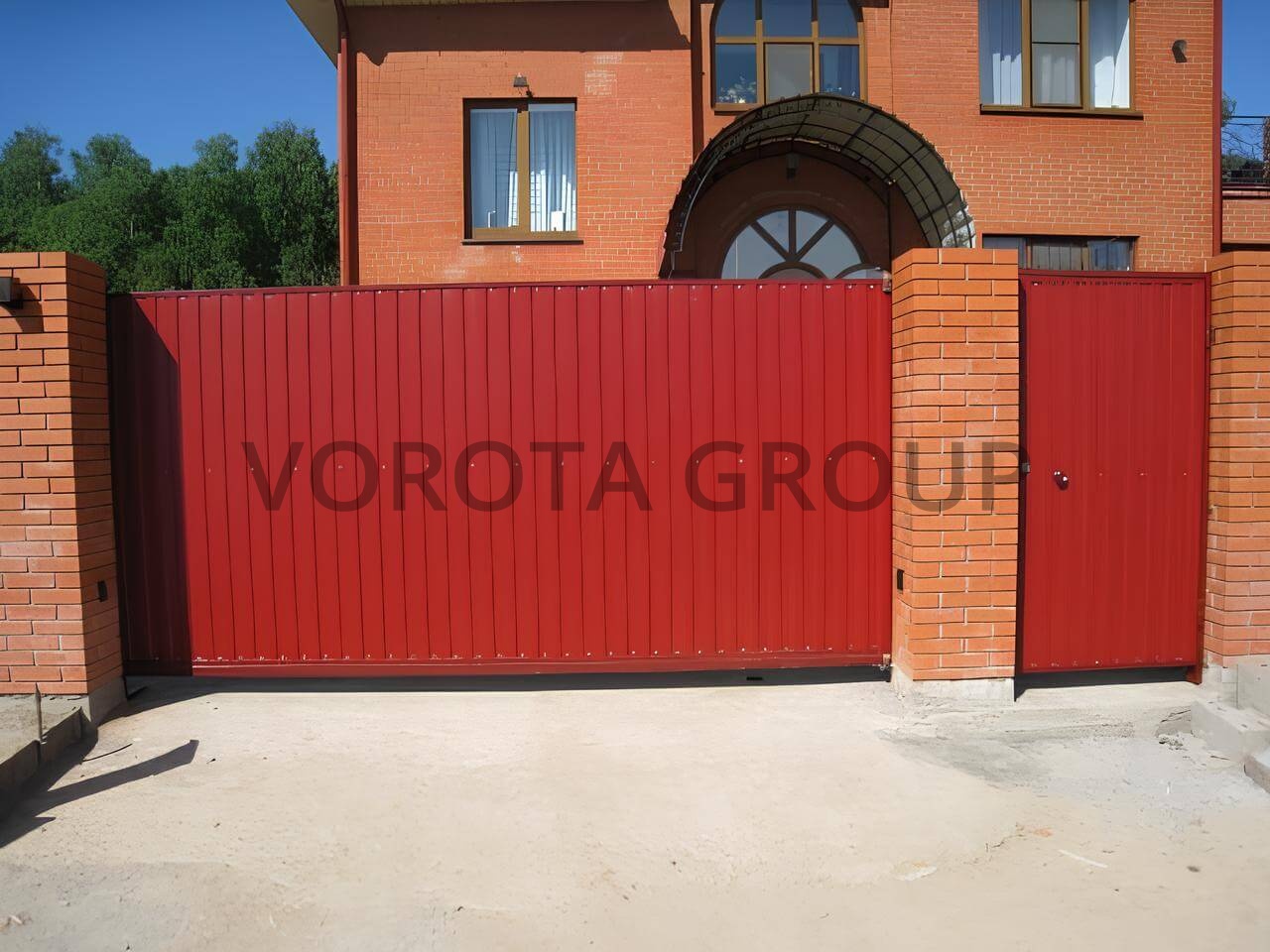 Консольные откатные ворота Doorhan красные 1700×3300