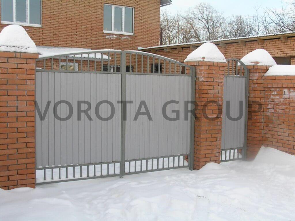 Распашные ворота из профнастила Doorhan белого цвета 2600х2000 Распашные ворота из профнастила Doorhan белого цвета 2600х2000