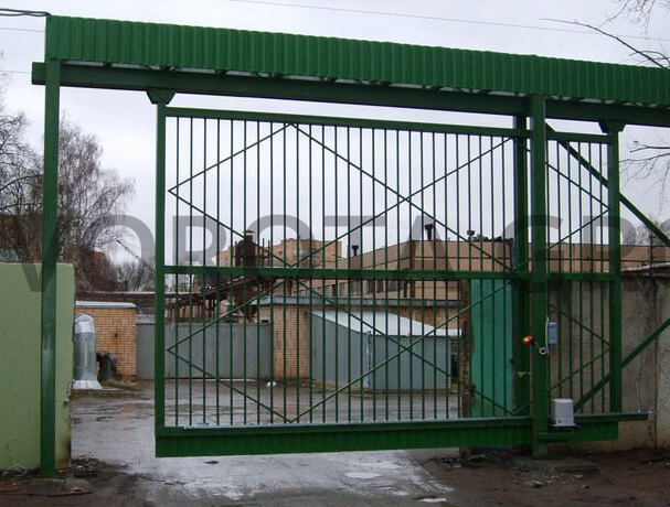 Подвесные откатные ворота Doorhan зеленые 3000х4000