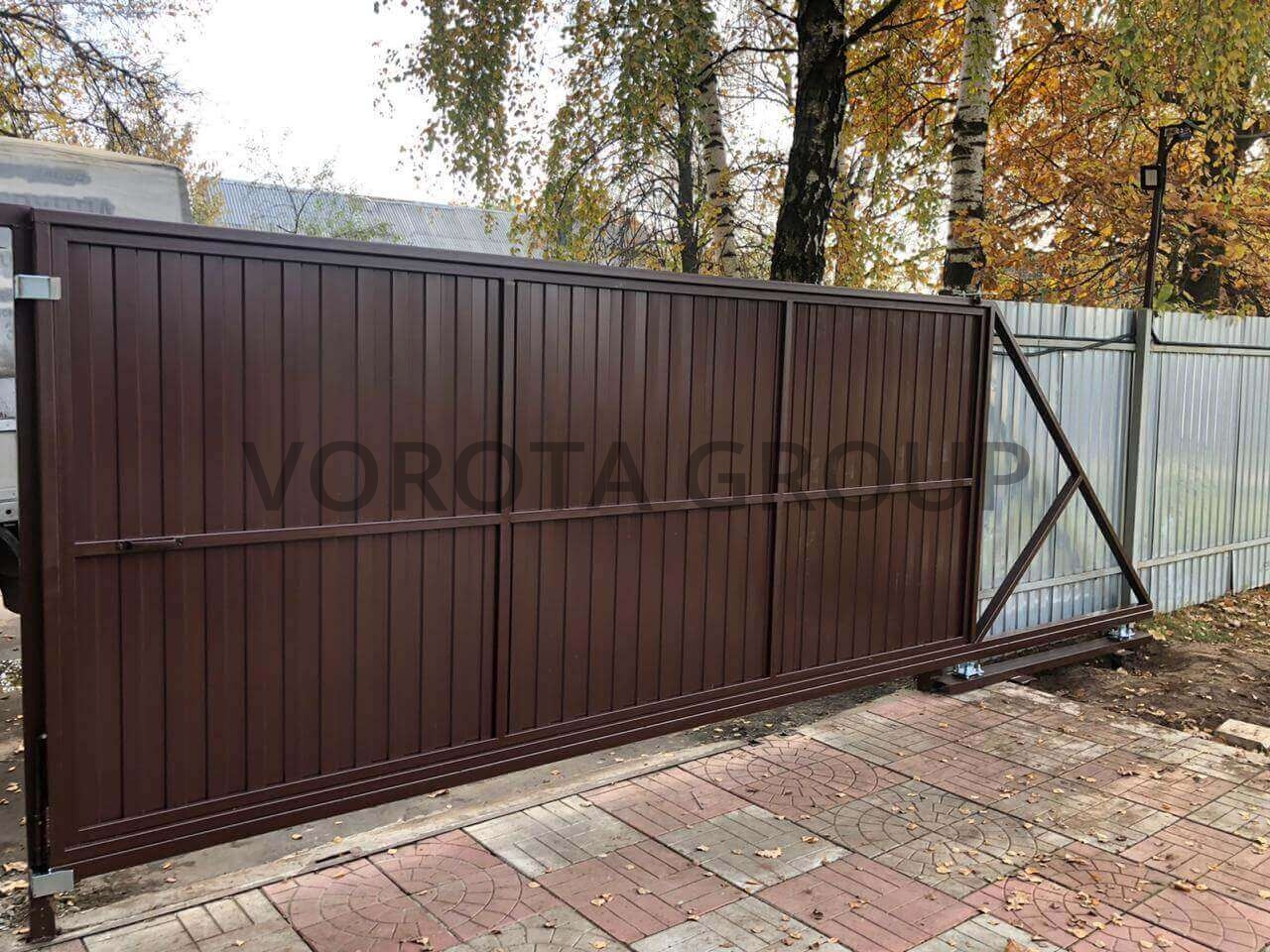 Механические откатные ворота Doorhan коричневые 1700x2300