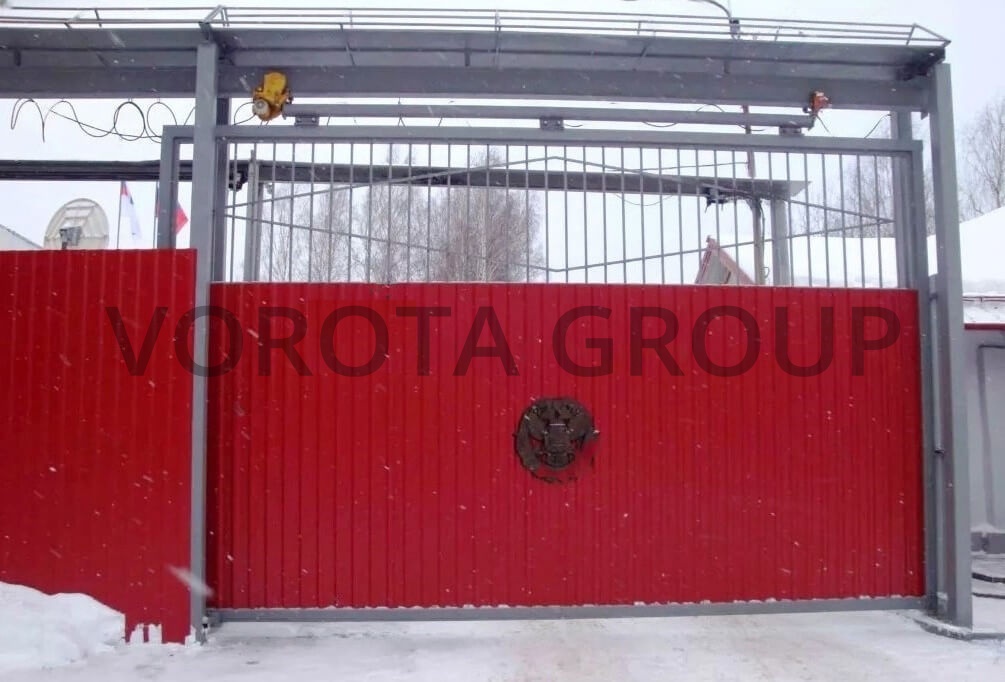 Подвесные откатные ворота Doorhan красные 3250х3000