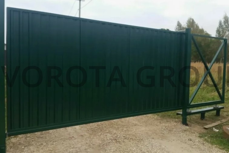 Откатные ворота на винтовых сваях зеленого цвета 1800х4000 Откатные ворота на винтовых сваях зеленого цвета 1800х4000