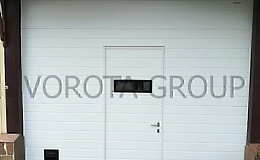 Автоматические гаражные ворота Алютех с калиткой + автоматика